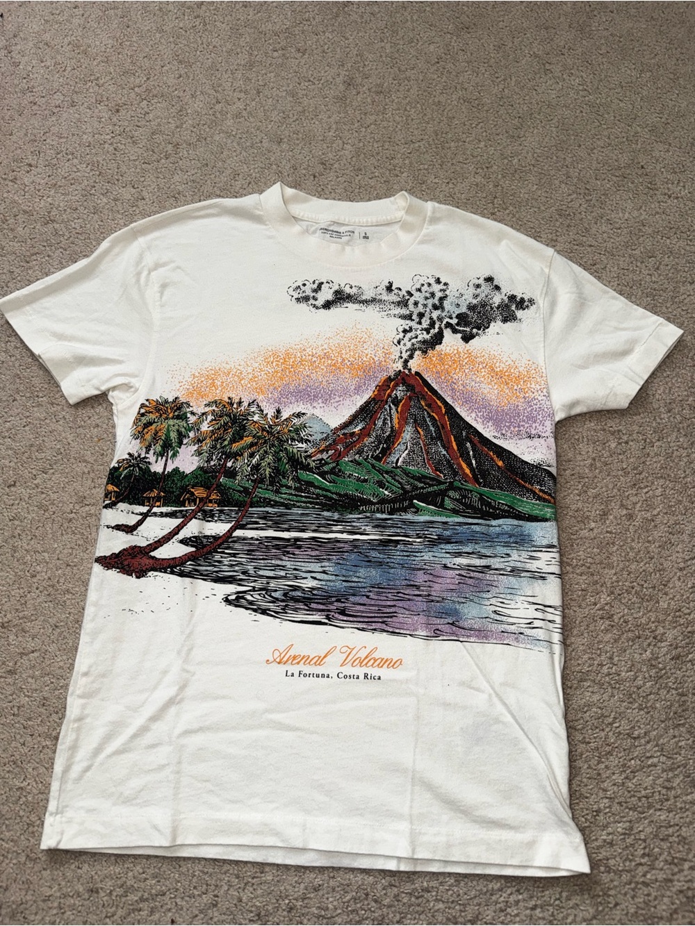 Abercrombie and Fitch Men’s Volcano Graphic Tee Size Small